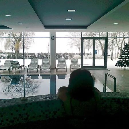 Club218 Viktoria Wellness Apartman 아파트 시오포크