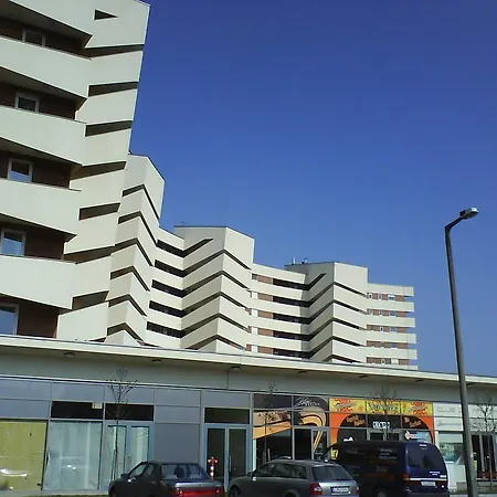 아파트 Club218 Viktoria Wellness Apartman 시오포크