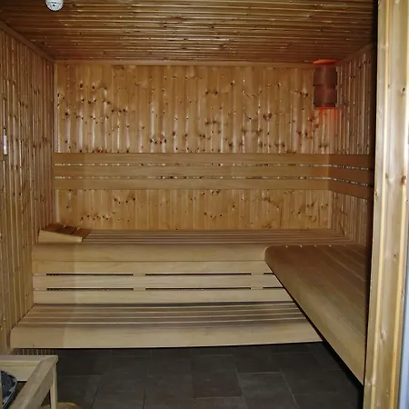 Club218 Viktoria Wellness Apartman 시오포크