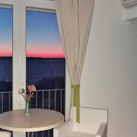 Club218 Viktoria Wellness Apartman * 시오포크